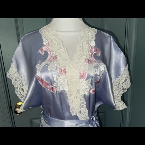 Val.Mode Silky Satin Lace Trim, Embroidery Lilac Long Robe - Picture 2 of 13